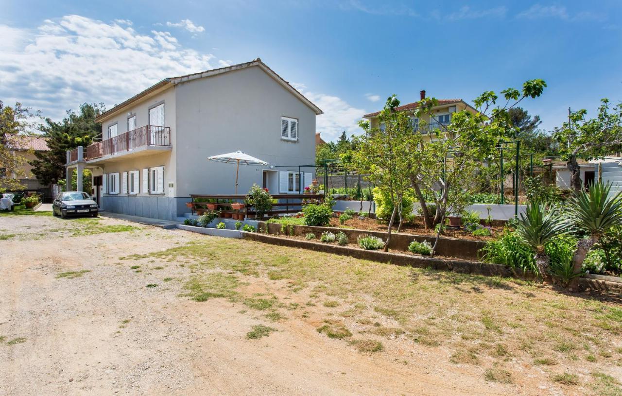 Appartment Rezika Šilo Eksteriør billede